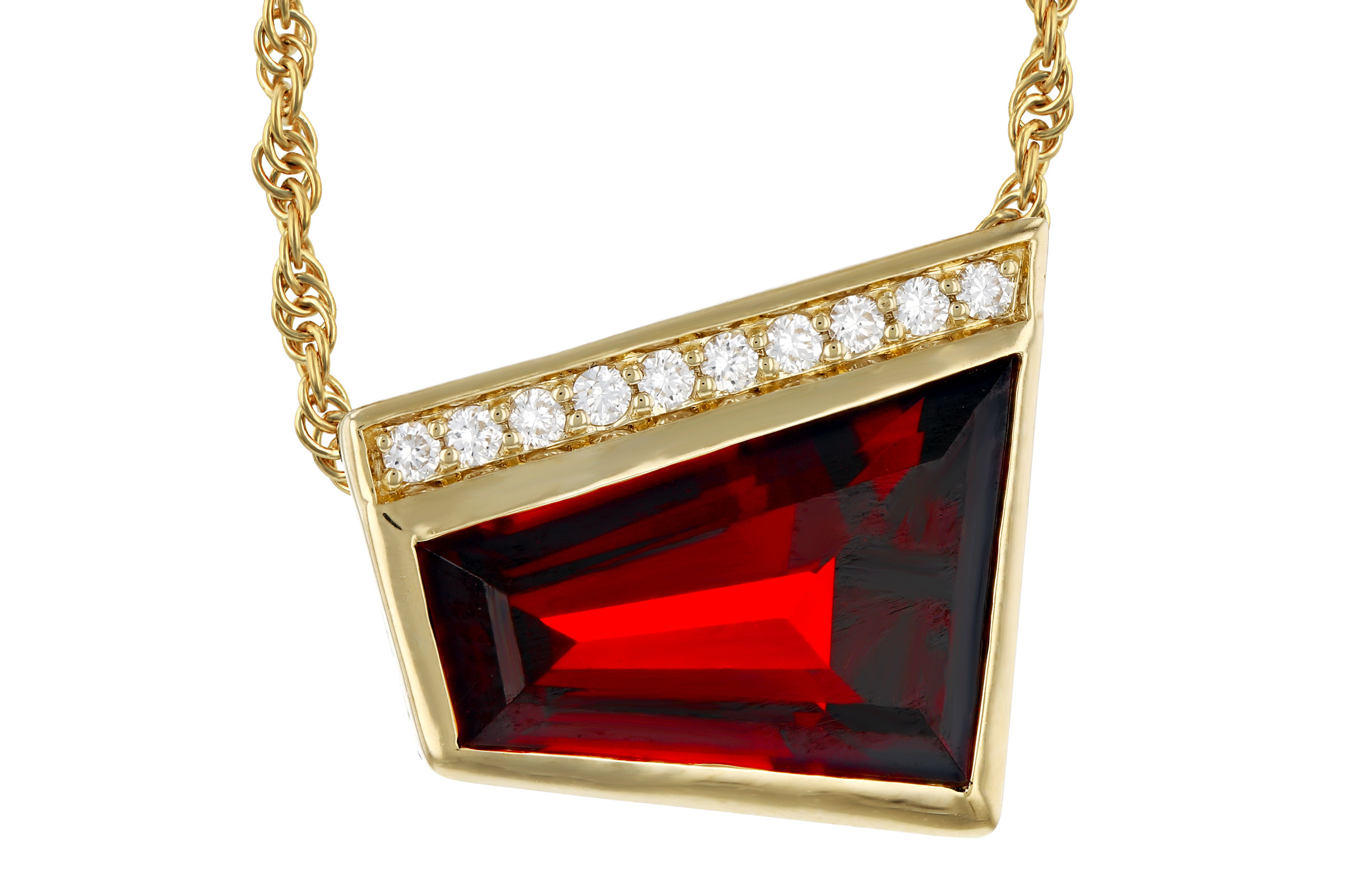 D312-02151: NECKLACE 3.92 GARNET 4.00 TGW