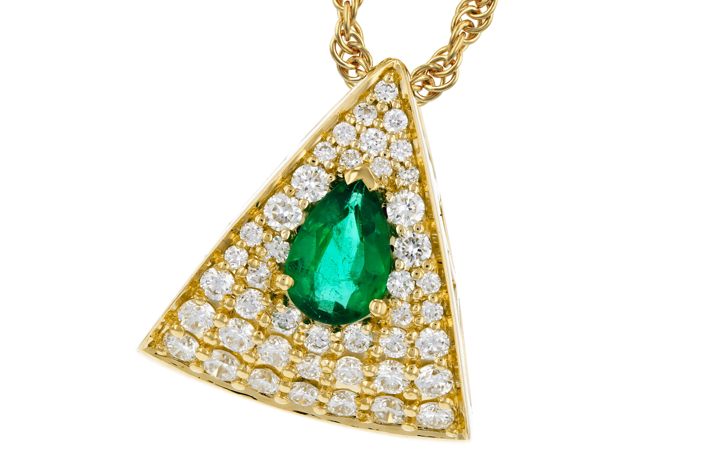 H312-02160: NECKLACE .26 EMERALD .60 TGW (6x4MM EM)