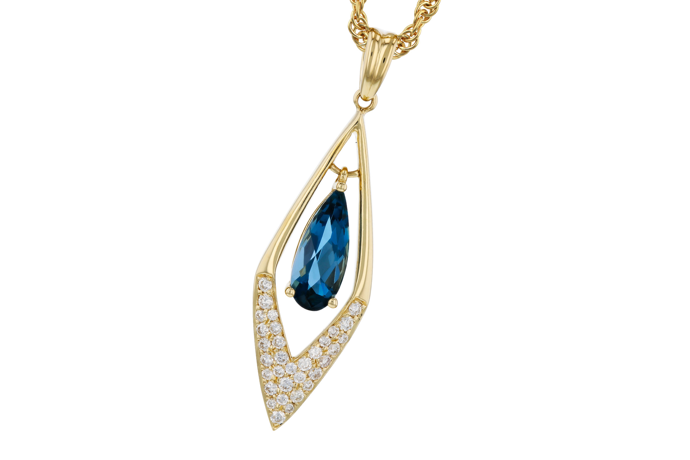 K312-02123: NECK .85 LONDON BLUE TOPAZ 1.02 TGW (10x4MM LBT)